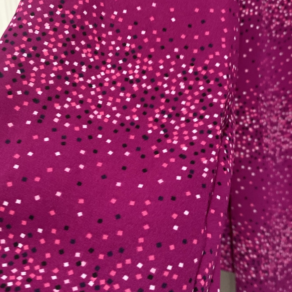Womens Evri Tie Neck Fuchsia dotted top 1x - Picture 2 of 5